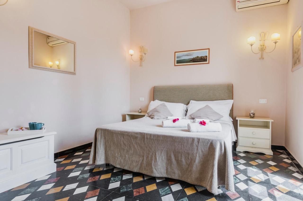 Calliope'S Apartments - Stella Del Mare Сиракузы Экстерьер фото